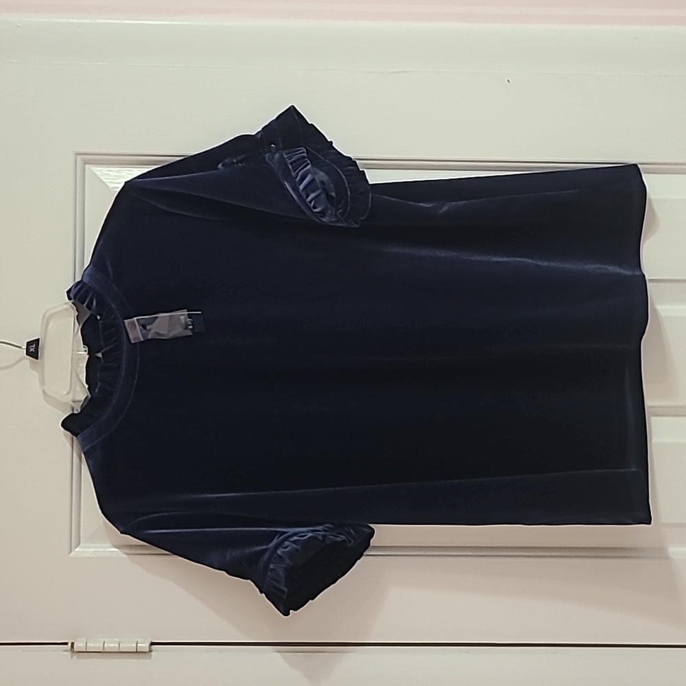 Crown & Ivy Navy blouse XL